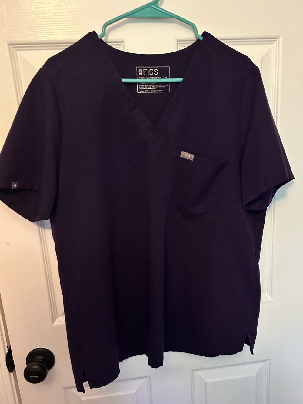 FIGS V-Neck Scrub Top and Zamora High Waisted Joggers - XL